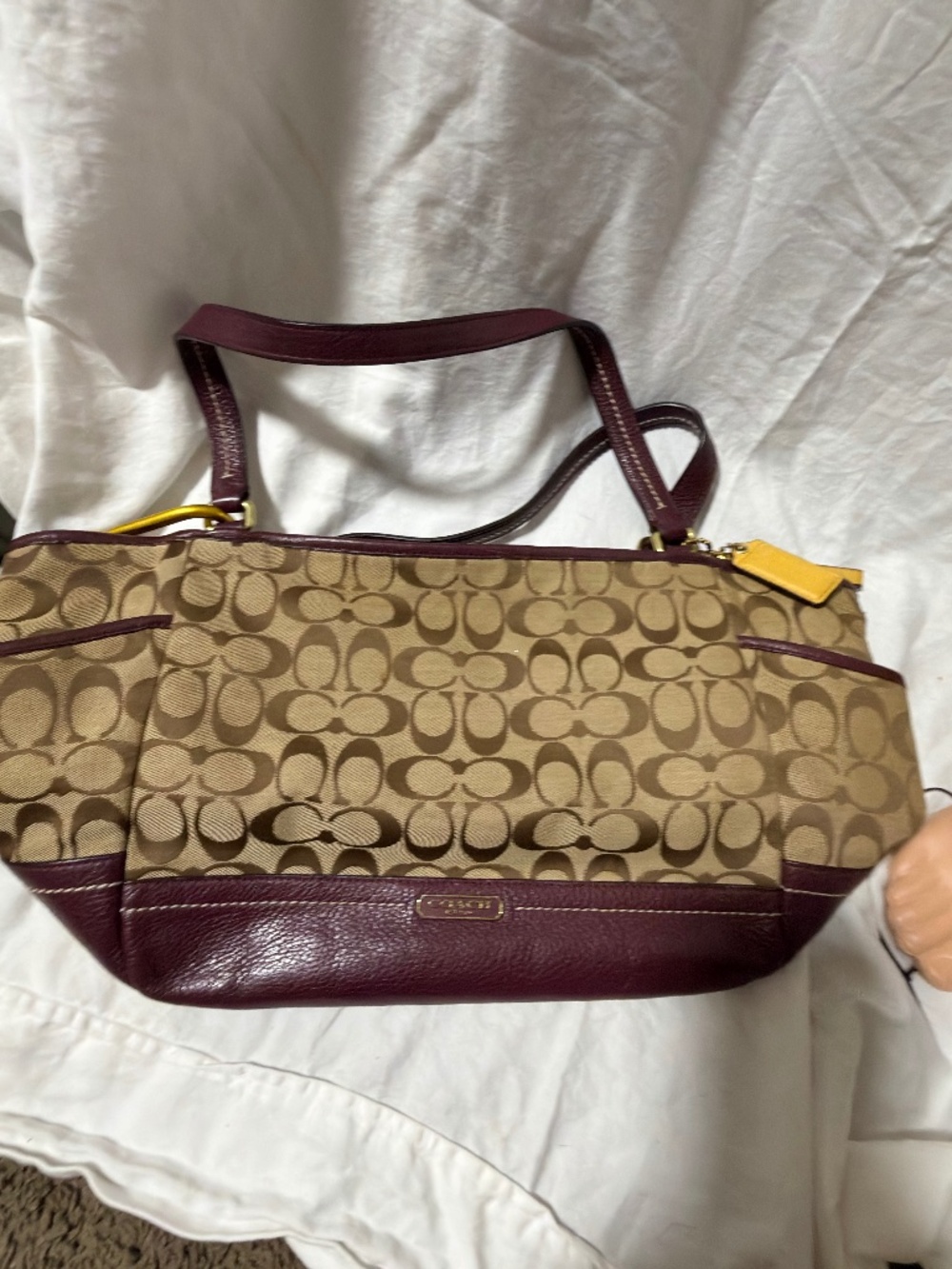 Coach Park Signature Carrie Tote Bag Khaki Jacquard Deep Plum Leather F23297  Br